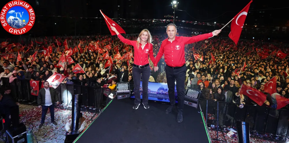  Beylikdüzü Cumhuriyet’in İlanının 101. Yılını Coşkuyla Kutladı