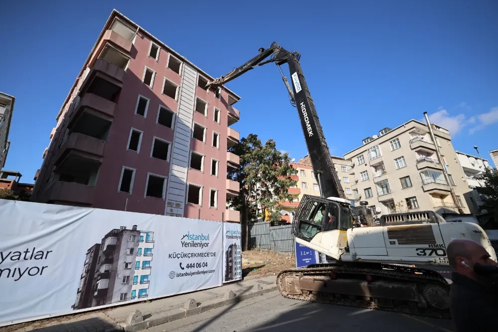 Küçükçekmece Özfeza Sitesi’nde Kentsel Dönüşüm Başladı