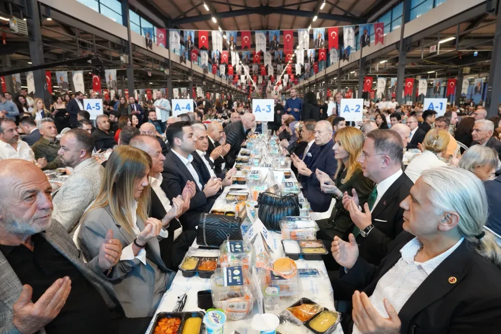 Binlerce Kişi Beylikdüzü'de Hayırlı İftar Sofrası’nda Buluştu