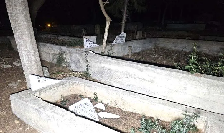  Karslılar Mezarlığında Küpeli Ailesinin Mezarlarına Saldırı
