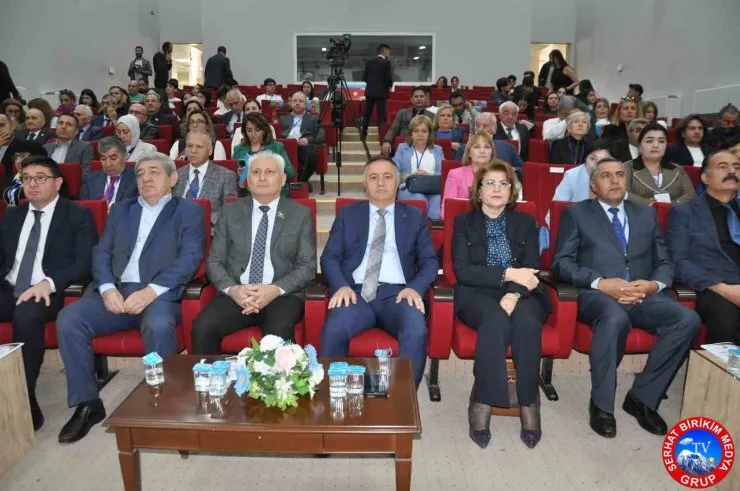 Kars’ta ‘Türk Dünyası’nda Azerbaycan Türkçesi ve Edebiyatı Araştırmaları’ sempozyumu