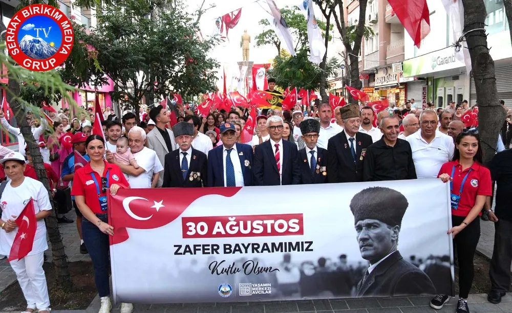  AVCILAR’DA BÜYÜK ZAFERİN 103. YILI  COŞKUYLA KUTLANDI