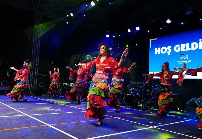Beylikdüzü’nde Halk Dansları Rüzgârı Esti