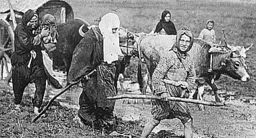 Güçlü Kadınlarımız Her Daim Elini Taşın Altına Koyuyor!